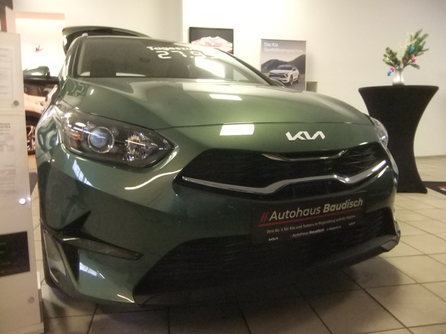 KIA - Ceed SW 1.5 T-GDI DCT7 OPF Vision